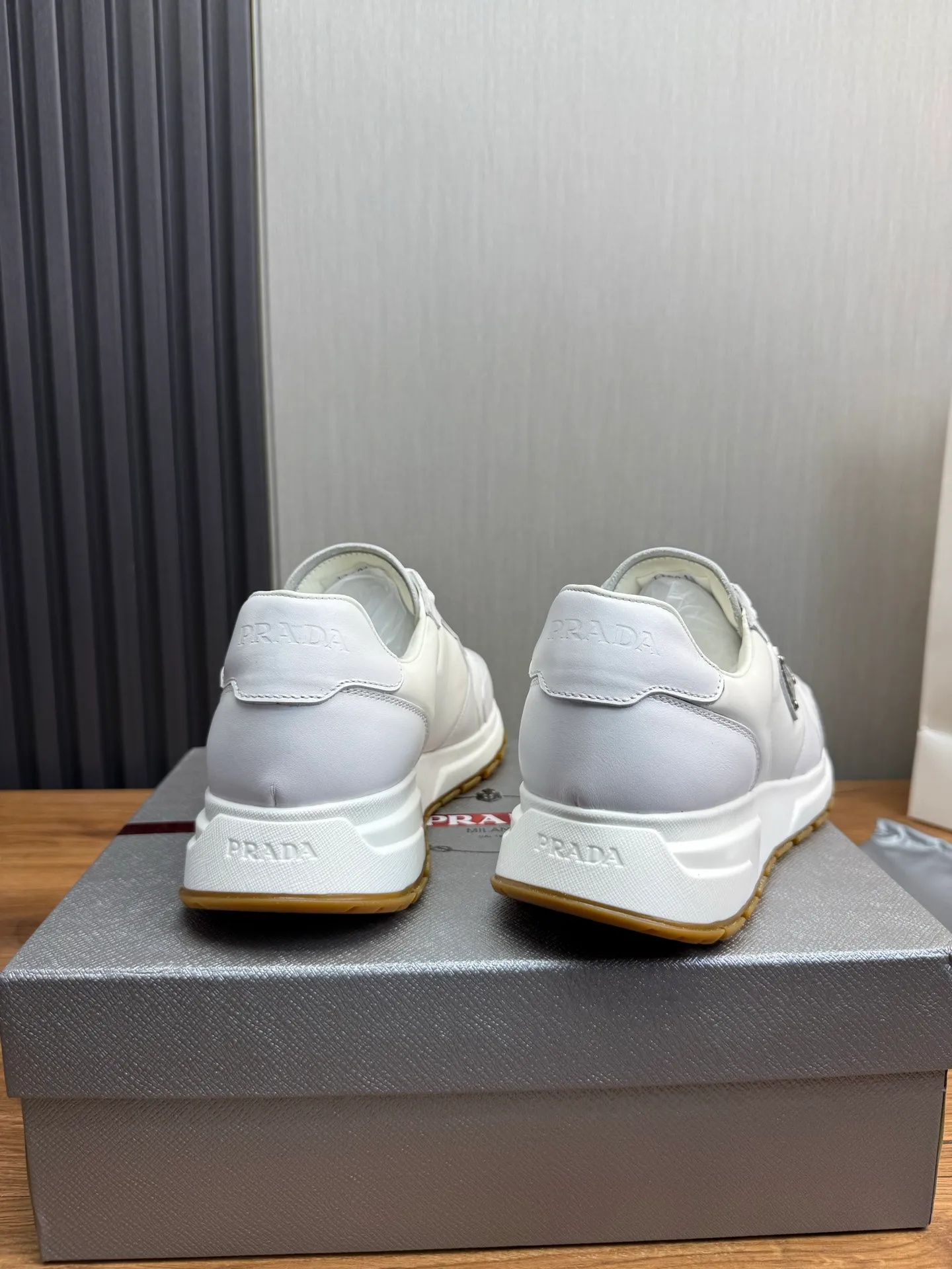 Factory price 580💰 [PRADA] Hot-selling men's shoes shipped 👏Official website synchronized ⬆️ Original cowhide fabric + cowhide lining, cowhide feet 🐮 1:1 shipment ✔️Original original bottom, 38-45 (45. Customized, non-refundable)